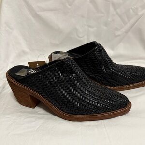 Roxy Black Textured Ankle Booties with Tan Heel